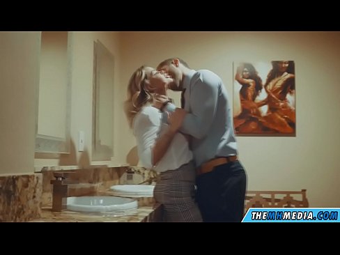 ❤️ Quando uma loira peituda o seduz em um banheiro público ❌ Porno fodido em porno pt-br.playcrot69.top